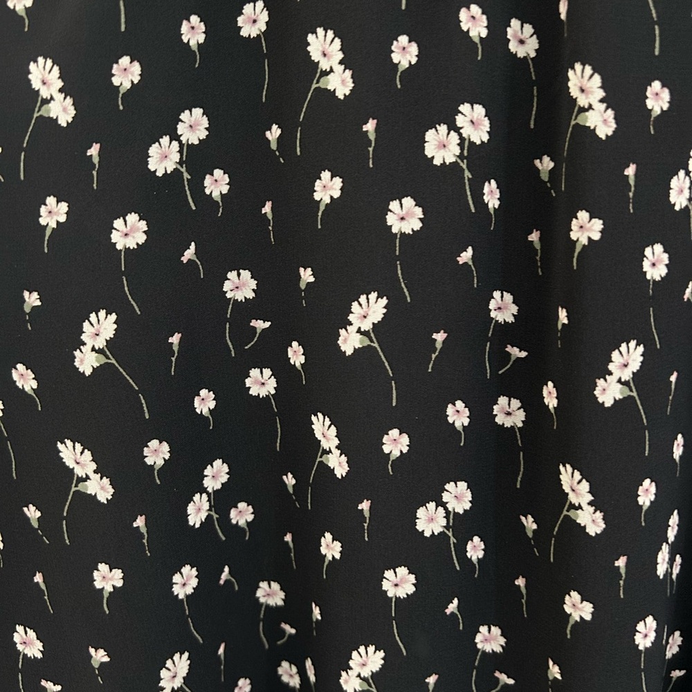 Alice Blue Black and White Floral Blouse - Picture 4 of 10